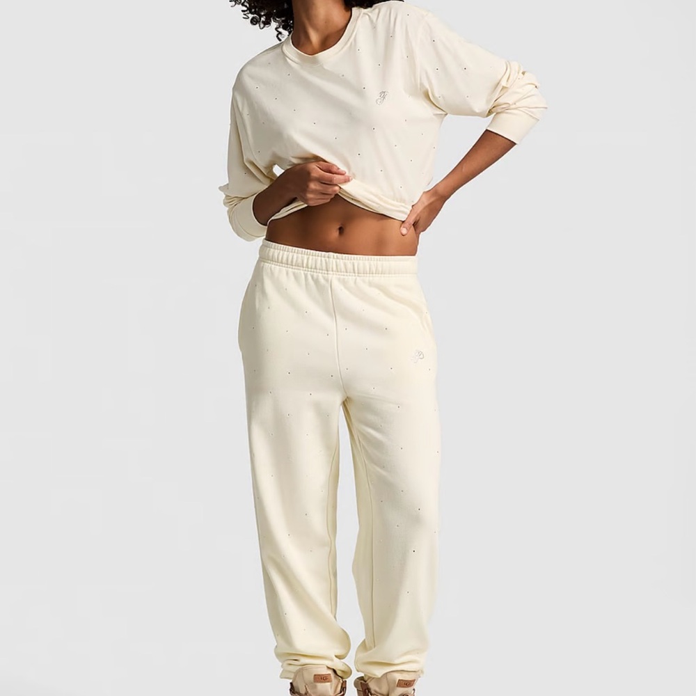 Victoria’s Secret pink women’s size extra large classic fit sweatpants cream